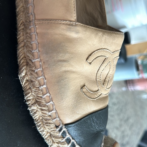 Beige Black Chanel shoes - Picture 9 of 9